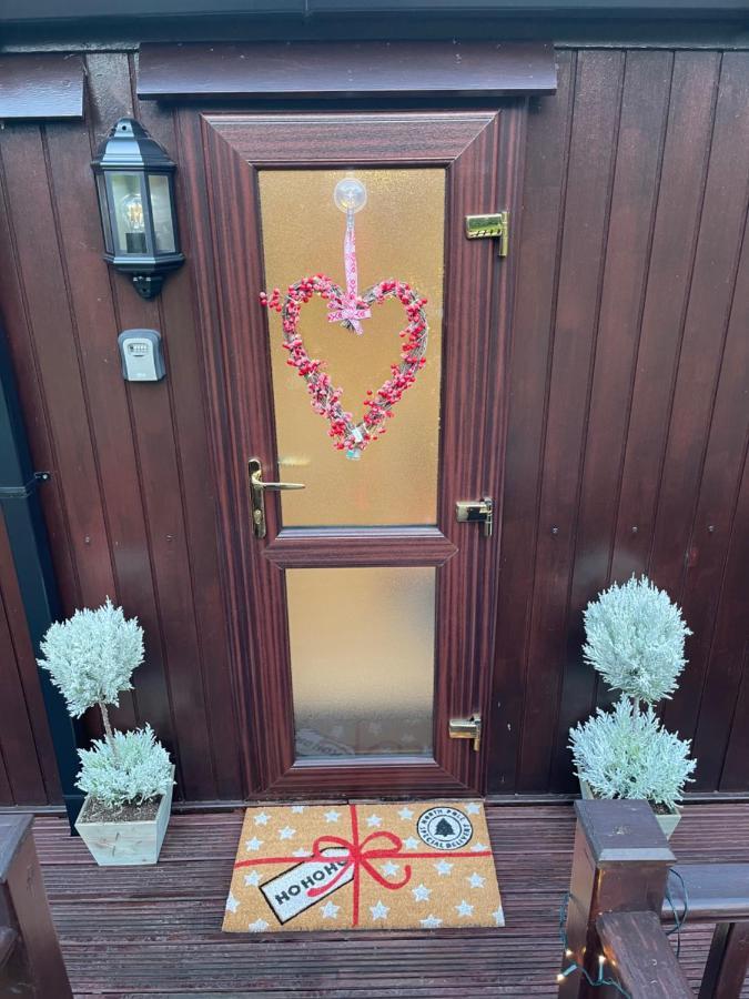 Lakeview Lodge, Builth Wells No Tradesmen Allowed エクステリア 写真