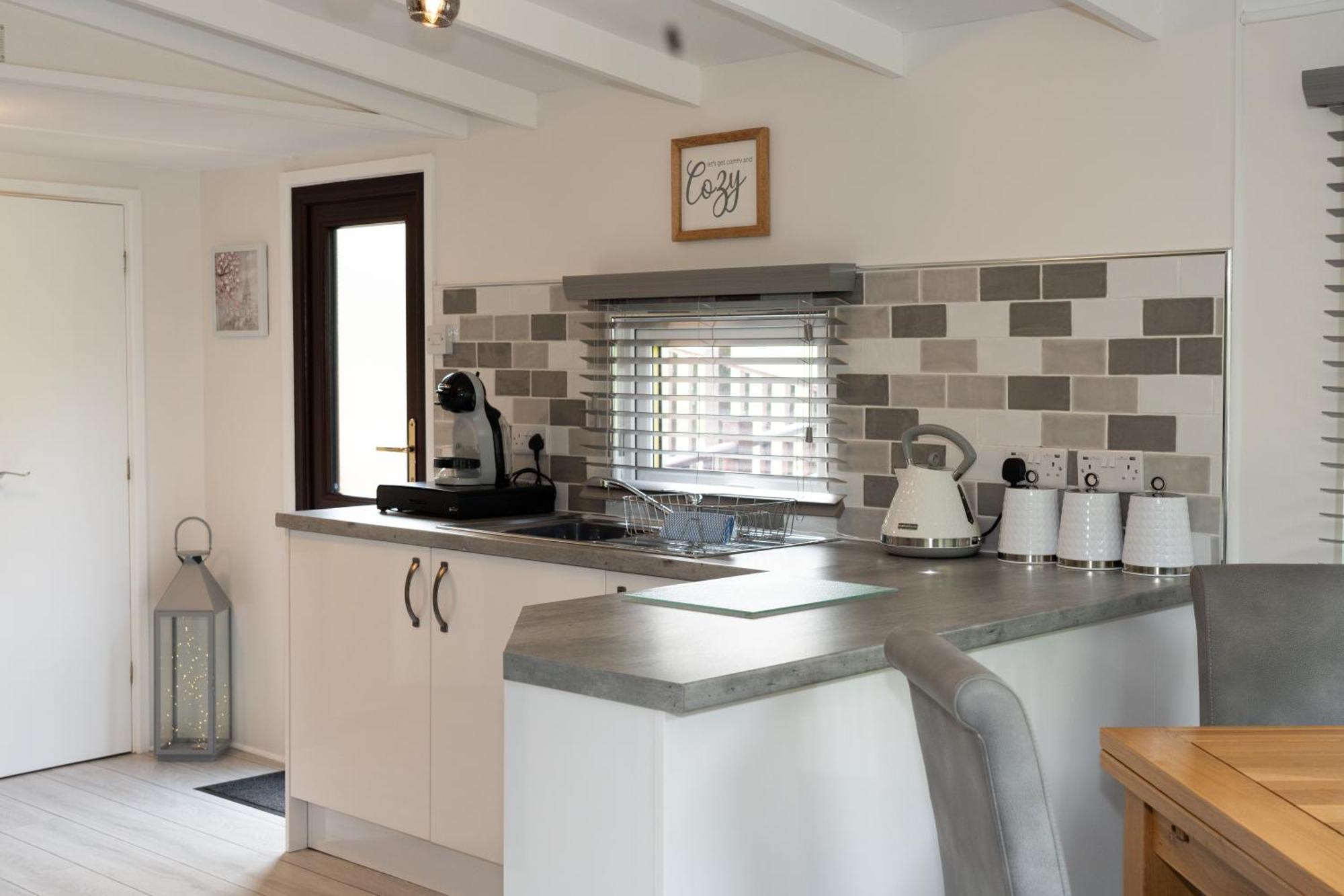 Lakeview Lodge, Builth Wells No Tradesmen Allowed エクステリア 写真